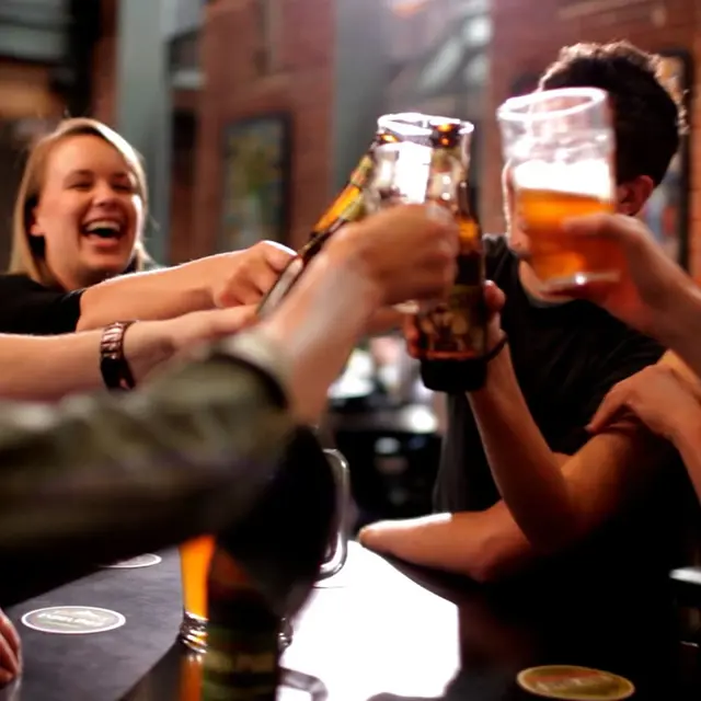 Beer, Bites & Boats | Een Smakelijke Vrijgezellen dag/ vrienden dag    