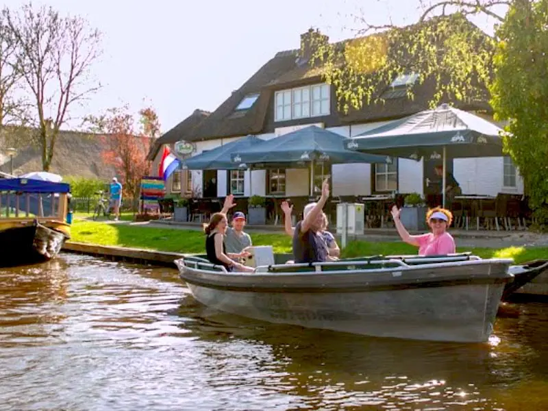 Audio boat tour with Café owner Geurt
